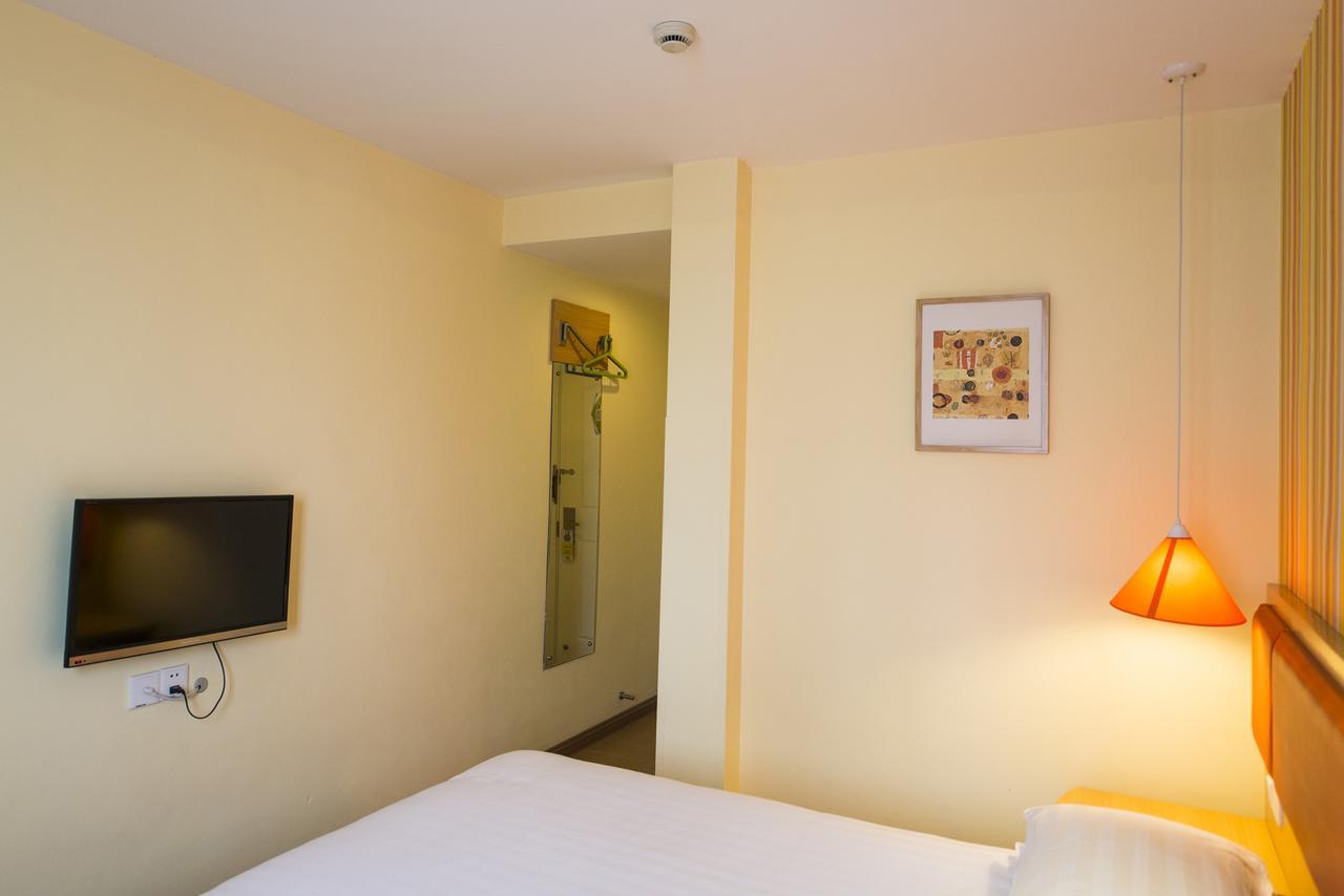 Home Inn Chongqing Nanping Pedestrian Street Branch 외부 사진